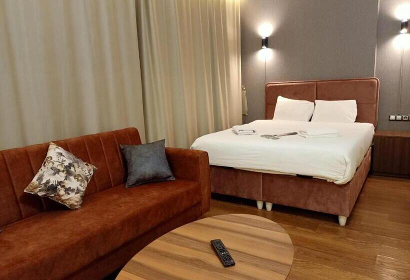 이코노미 트리플 룸, Doğan Palace