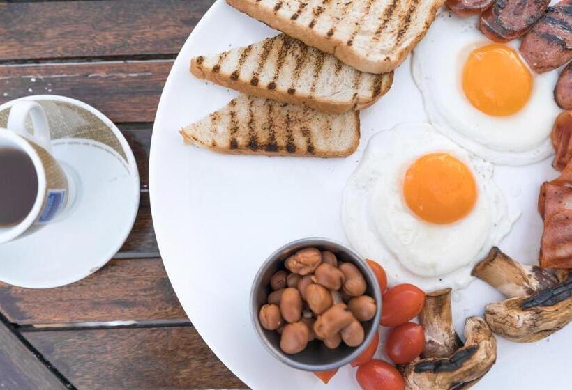 جناح جونيور عائلى, Dodomar Selection