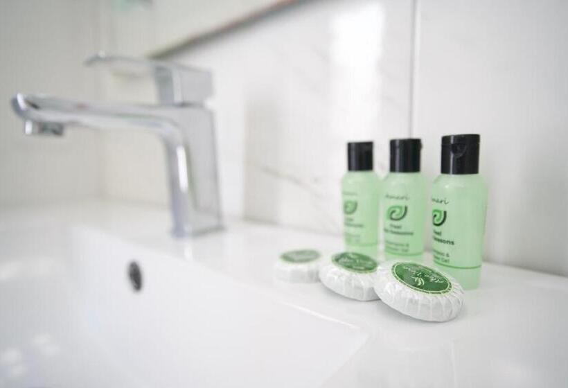 غرفة قياسية ثلاثية مطلة علي حمام السباحة, Dodomar Selection