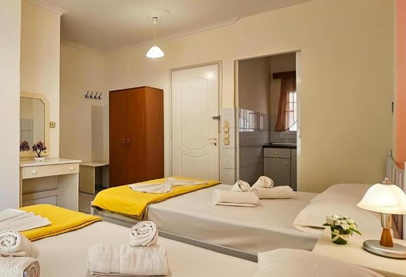 园景标准四人间, Chariclia