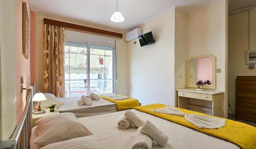 园景标准四人间, Chariclia