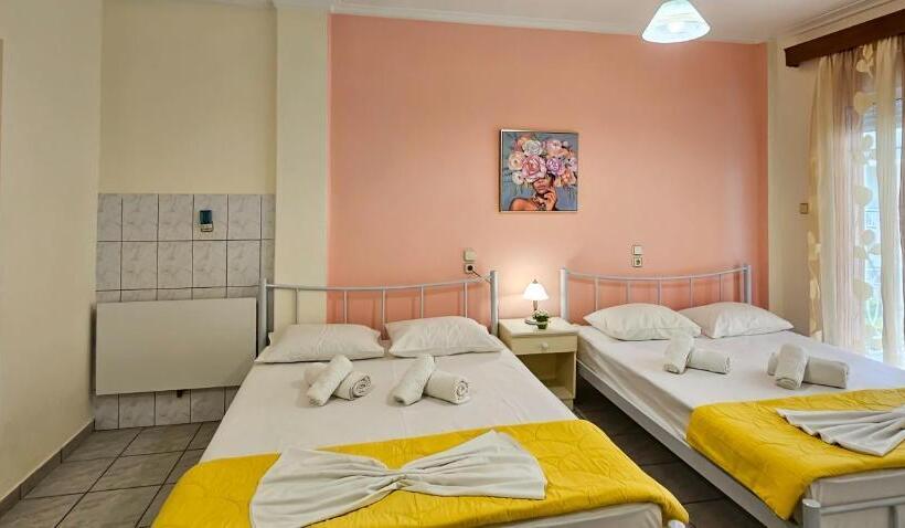 园景标准四人间, Chariclia