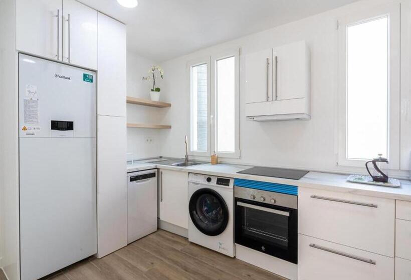 اتاق استاندارد یک نفره, C/ Navarra Habitación 2 1