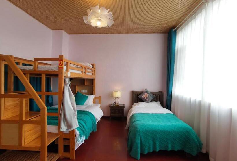 Junior Suite Familiar, Mama Naxi Guesthouse