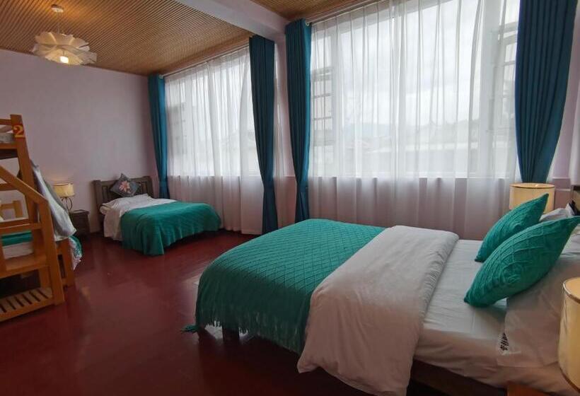 Junior Suite Familiar, Mama Naxi Guesthouse