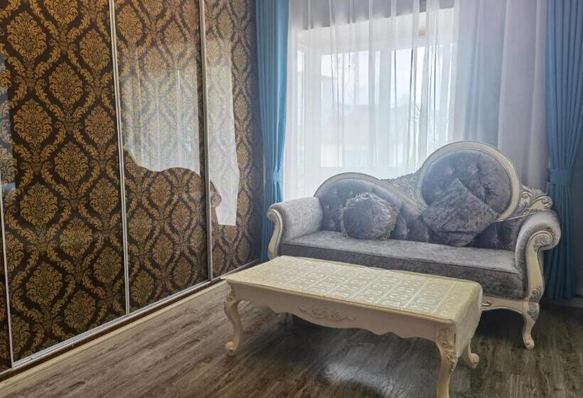 Habitació Triple Estàndard, Mama Naxi Guesthouse