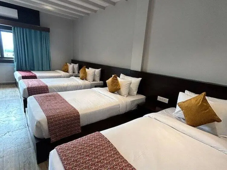 اتاق استاندارد چهار تخته, Regenta Resort & Spa By Riverside, Chitwan