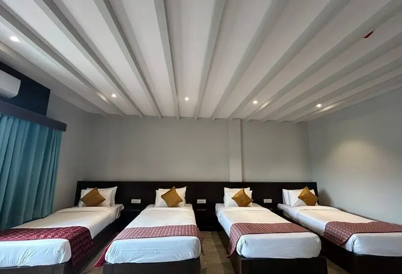 اتاق استاندارد چهار تخته, Regenta Resort & Spa By Riverside, Chitwan