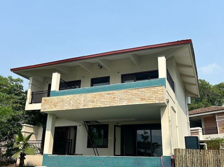 سوییت با استخر, Regenta Resort & Spa By Riverside, Chitwan