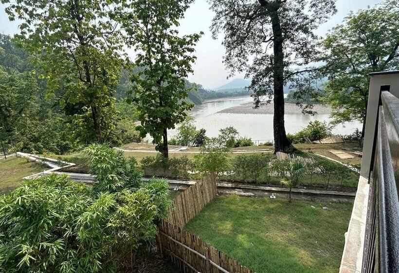 سوییت با استخر, Regenta Resort & Spa By Riverside, Chitwan