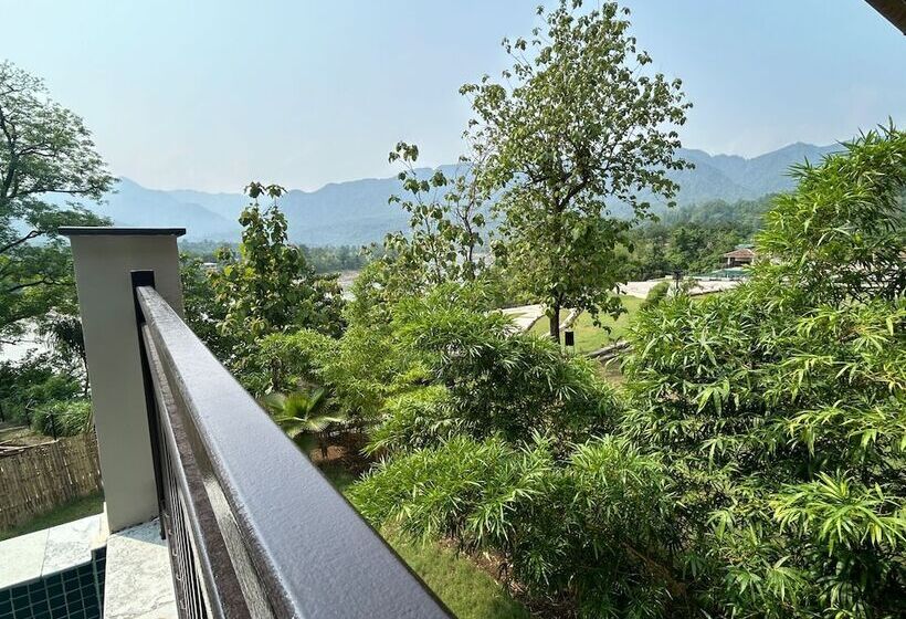 سوییت با استخر, Regenta Resort & Spa By Riverside, Chitwan