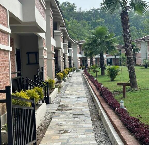 اتاق استاندارد با تخت بزرگ, Regenta Resort & Spa By Riverside, Chitwan