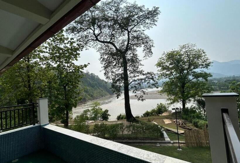 سوییت با استخر, Regenta Resort & Spa By Riverside, Chitwan