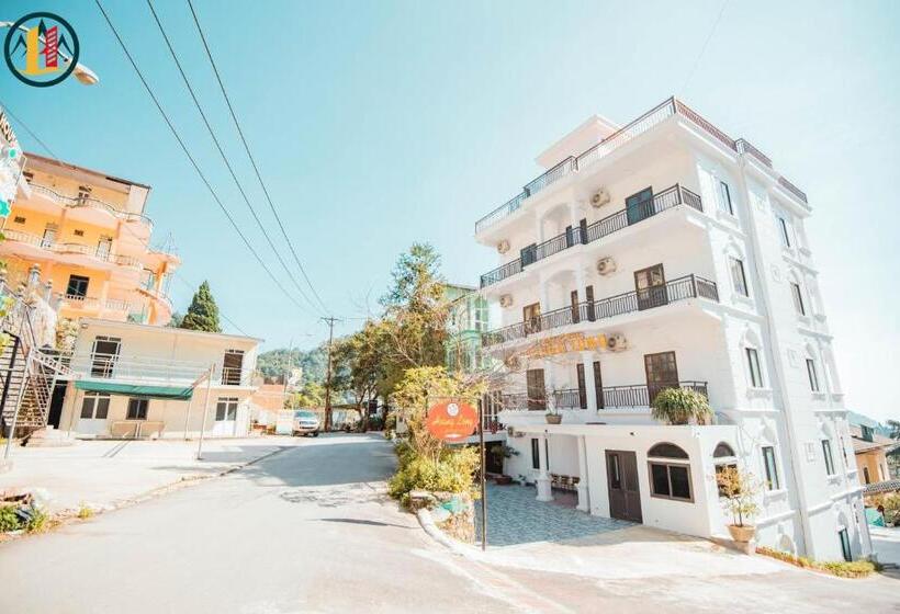 اتاق استاندارد سه تخته با بالکن, Khách Sạn Hoàng Long