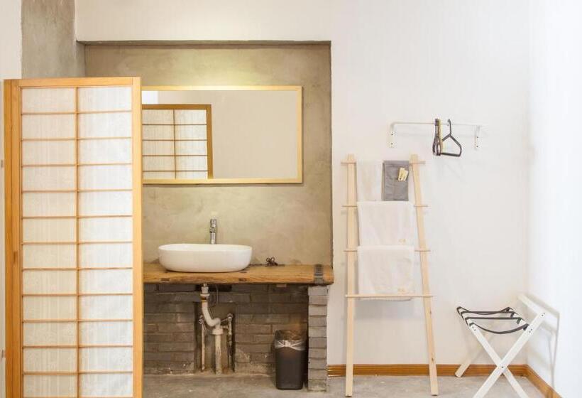 חדר משפחתי, Xi An Travelling With Hotel South Gate