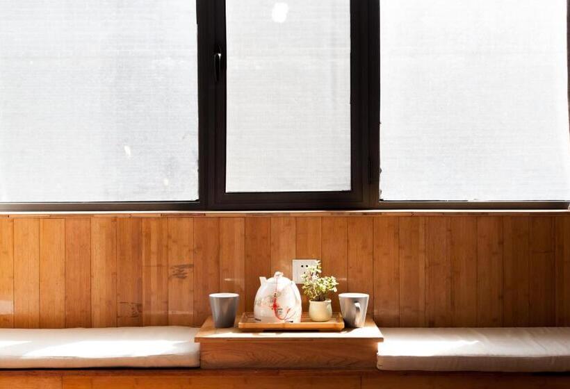 חדר משפחתי, Xi An Travelling With Hotel South Gate