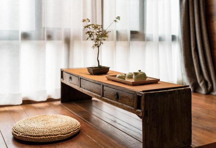 חדר דלוקס עם מרפסת, Xi An Travelling With Hotel South Gate