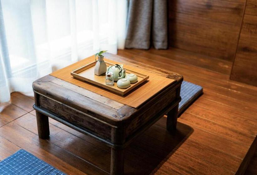 חדר דלוקס עם מרפסת, Xi An Travelling With Hotel South Gate