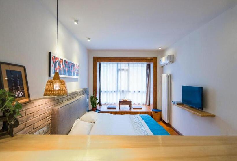 חדר דלוקס עם מרפסת, Xi An Travelling With Hotel South Gate