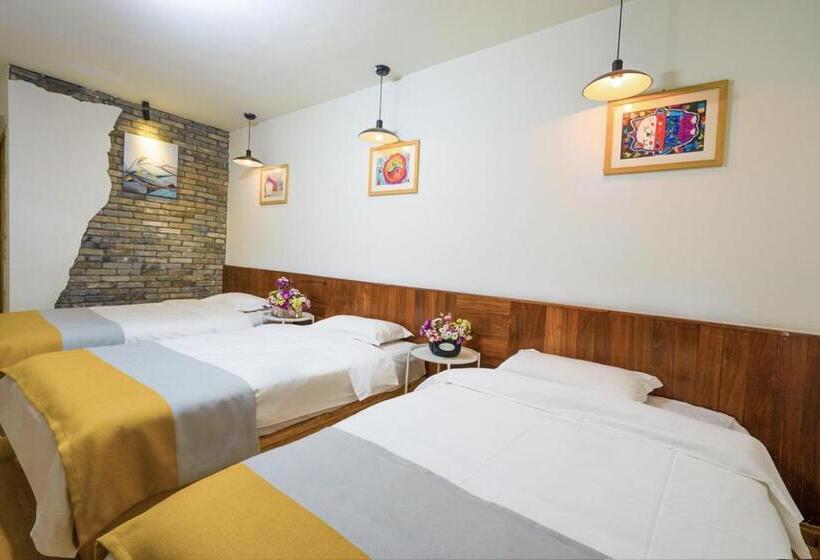 חדר סטנדרט לשלושה, Xi An Travelling With Hotel South Gate