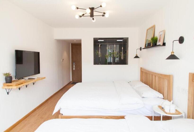 חדר משפחתי, Xi An Travelling With Hotel South Gate