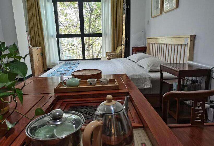 חדר משפחתי, Xi An Travelling With Hotel South Gate