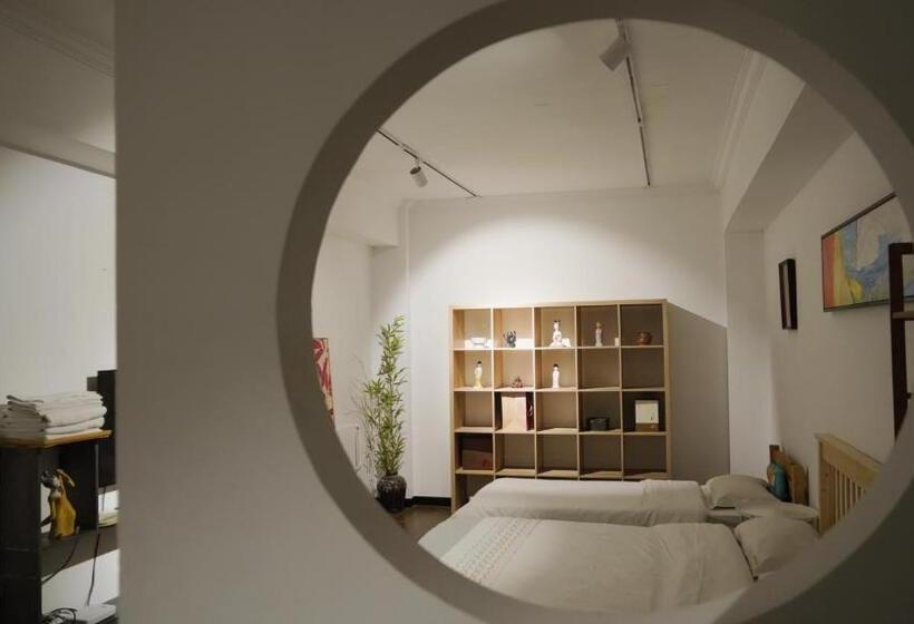 חדר משפחתי, Xi An Travelling With Hotel South Gate