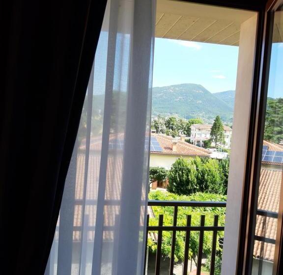 חדר בסיסי לשלושה, B&b Fortuna