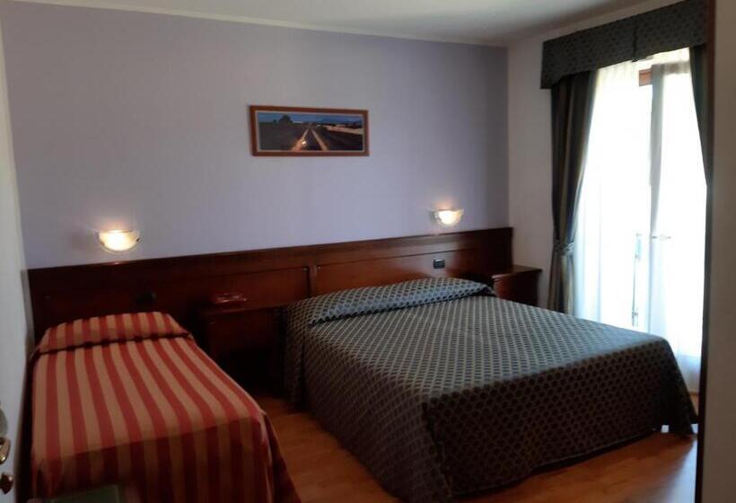 חדר בסיסי לשלושה, B&b Fortuna