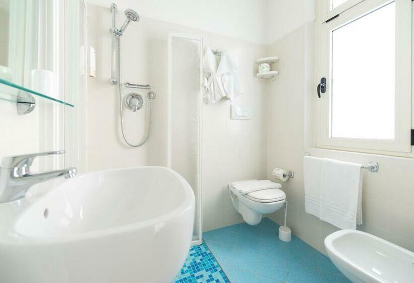 Pokój Standard Trzyosobowy, Cuba