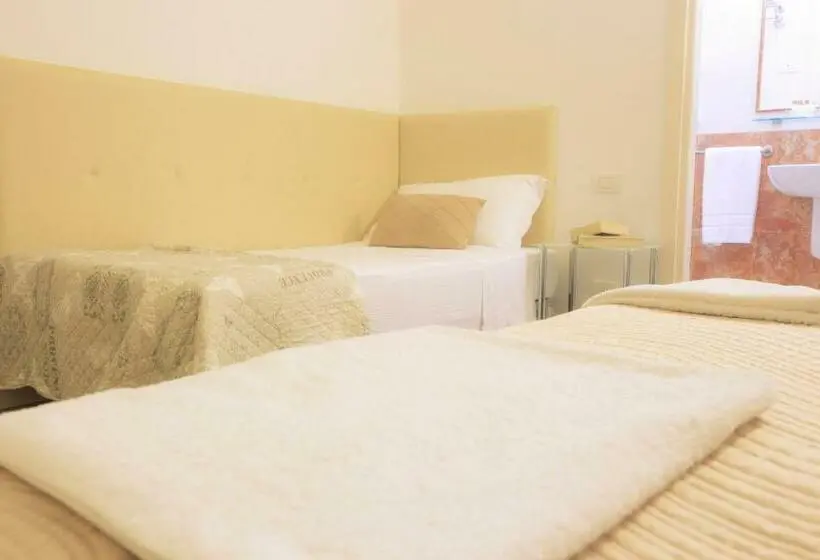 اتاق استاندارد سه نفره, Villa Anthea