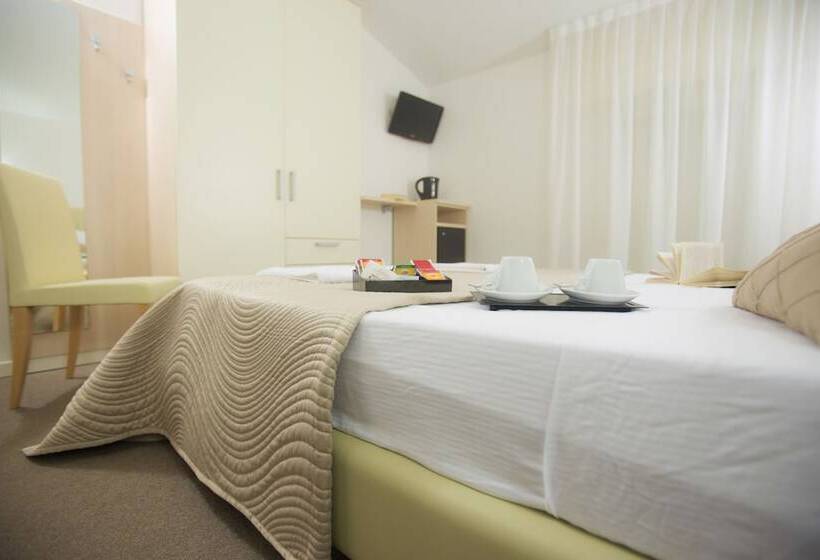 컴포트 룸, Villa Anthea