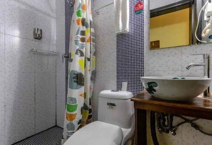 Standard Yhden Hengen Huone, Hofang Guest House