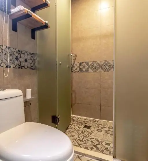 Standard Yhden Hengen Huone, Hofang Guest House