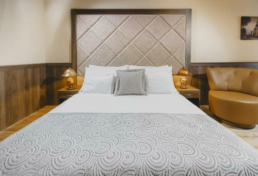 スーペリアファミリールーム, Komló Hotel Gyula