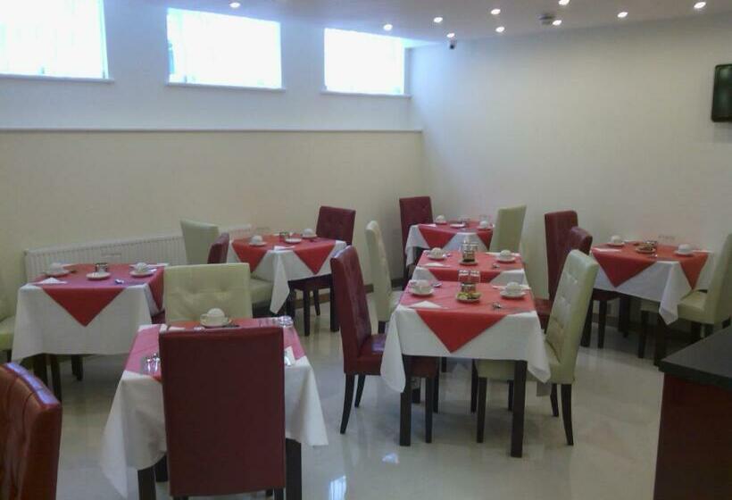 اتاق استاندارد چهار تخته, Regency Hotel Parkside