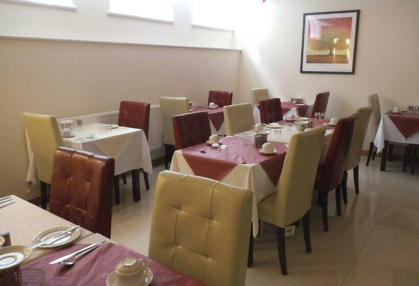 اتاق استاندارد چهار تخته, Regency Hotel Parkside