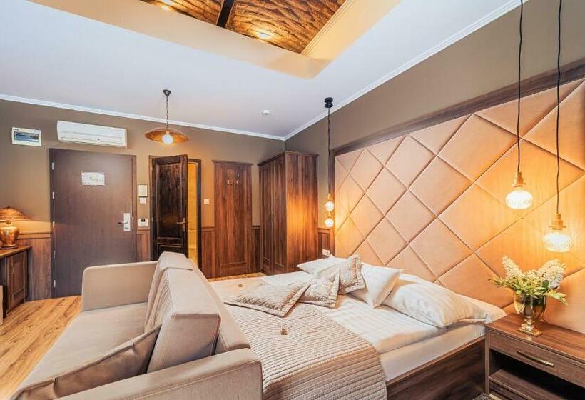 スーペリアファミリールーム, Komló Hotel Gyula