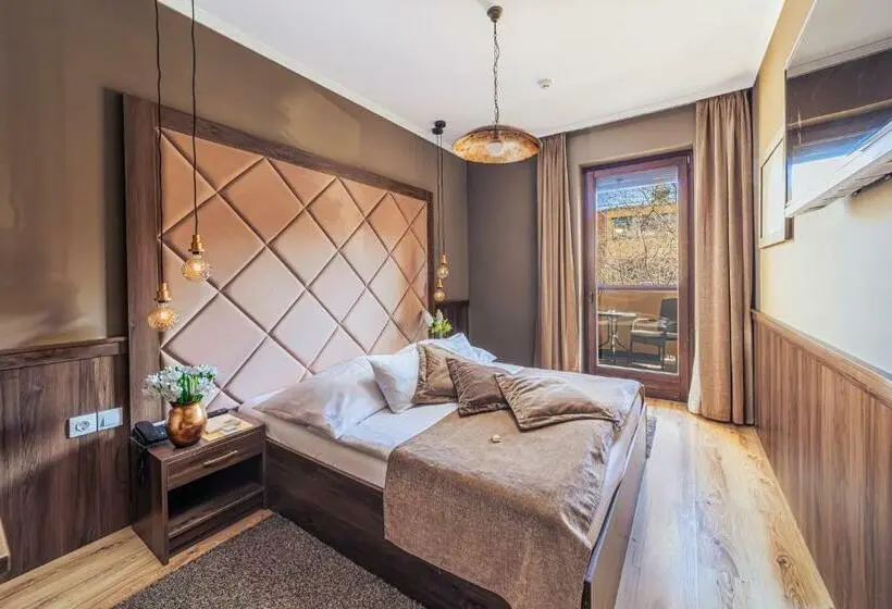 اتاق سوپریور خانوادگی, Komló Hotel Gyula