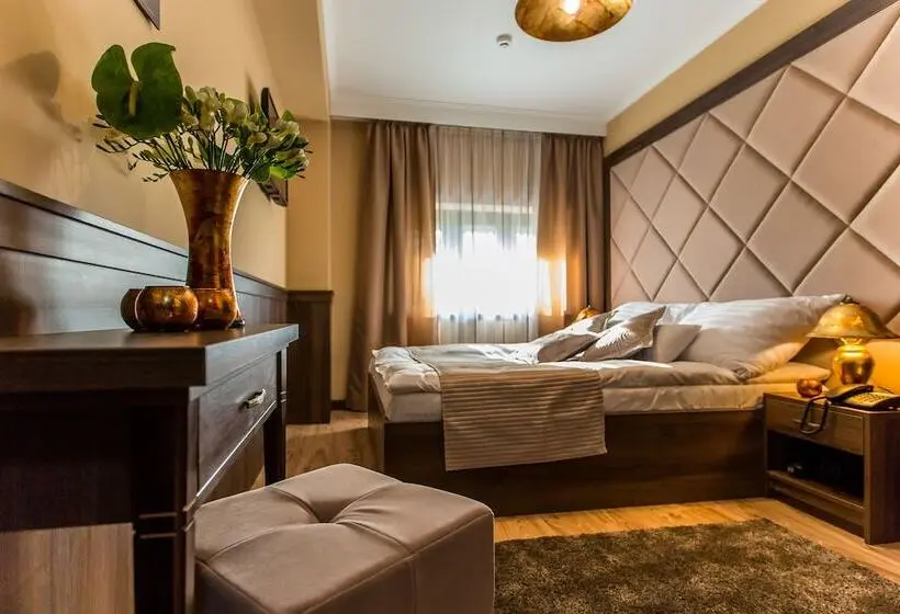 اتاق سوپریور, Komló Hotel Gyula