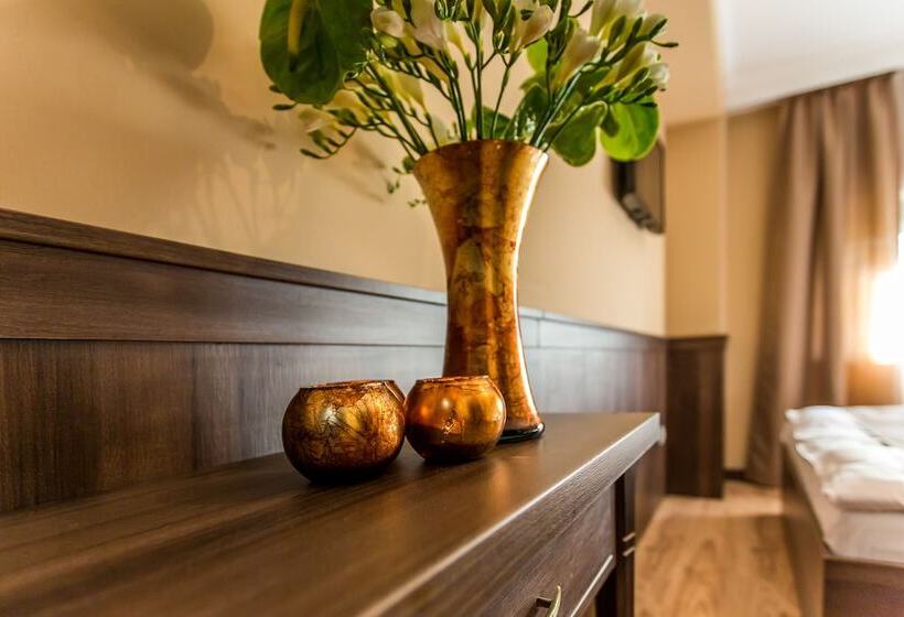 חדר סופריור, Komló Hotel Gyula
