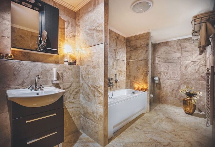 スイート（家族用）, Komló Hotel Gyula