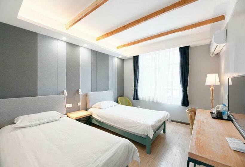 Camera Standard, The Cloudland International Youth Hostel Close To The City Center,15 Min Walks To The Subway, Close