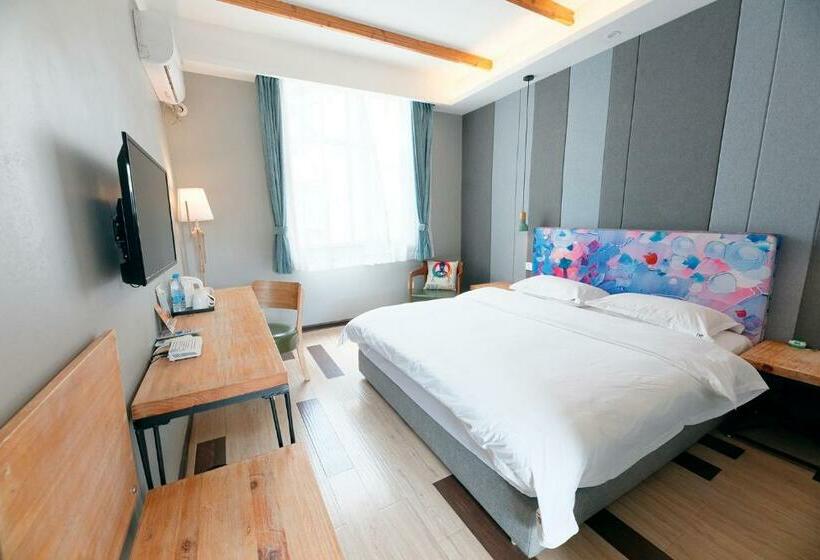 Camera Deluxe, The Cloudland International Youth Hostel Close To The City Center,15 Min Walks To The Subway, Close