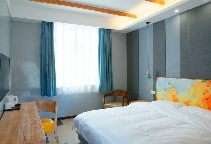 Camera Deluxe, The Cloudland International Youth Hostel Close To The City Center,15 Min Walks To The Subway, Close