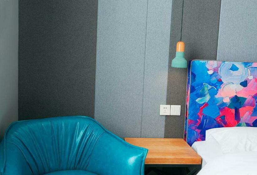 Camera Deluxe, The Cloudland International Youth Hostel Close To The City Center,15 Min Walks To The Subway, Close