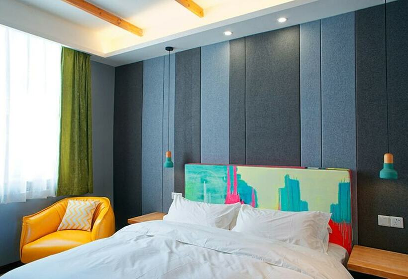 Camera Deluxe, The Cloudland International Youth Hostel Close To The City Center,15 Min Walks To The Subway, Close