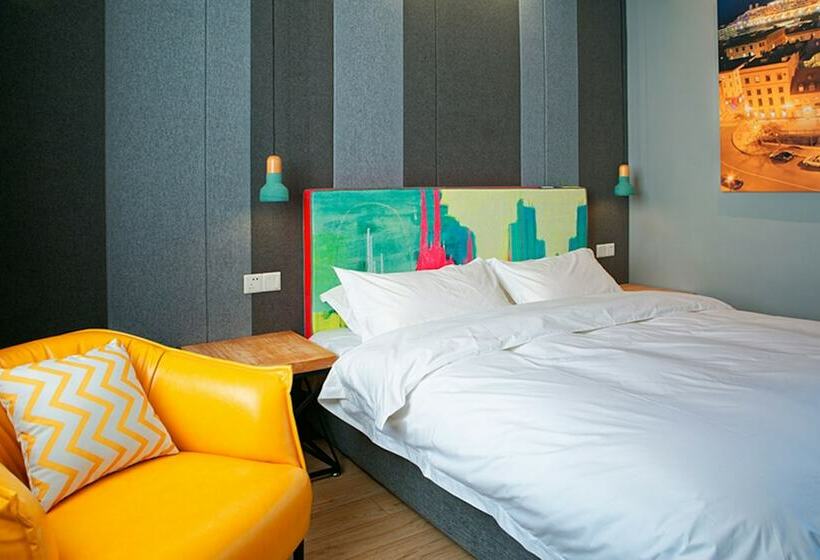 Camera Deluxe, The Cloudland International Youth Hostel Close To The City Center,15 Min Walks To The Subway, Close