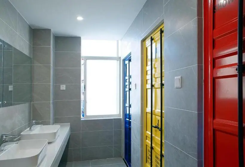 ルームシェアのワンベッド, The Cloudland International Youth Hostel Close To The City Center,15 Min Walks To The Subway, Close
