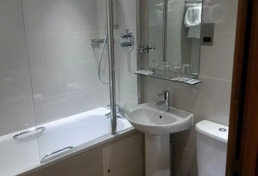 اتاق استاندارد سه نفره, Regency Hotel Parkside